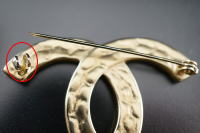 シャネル　ブローチ　回転ピン取り付け修理